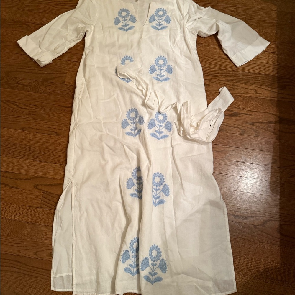 Crown and ivy White Dress with Blue Floral Embroidery caftan